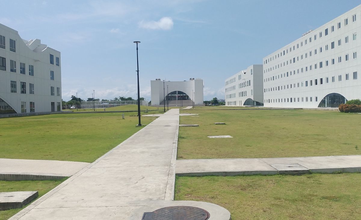 ラプラプセブ国際大学
